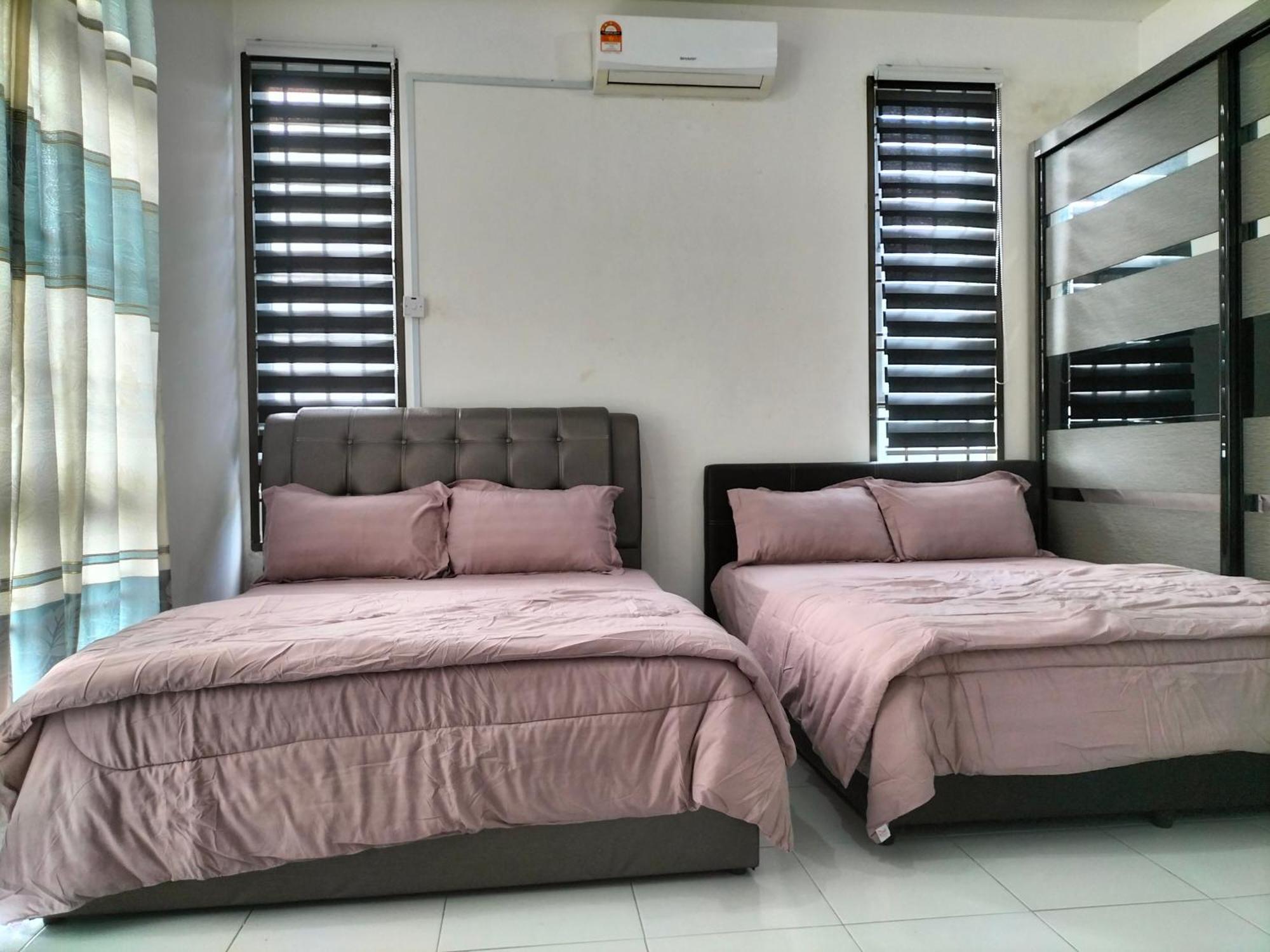 Iris 31 Corner Lot Near Legoland Jdt Utm Malay Only Holiday home *