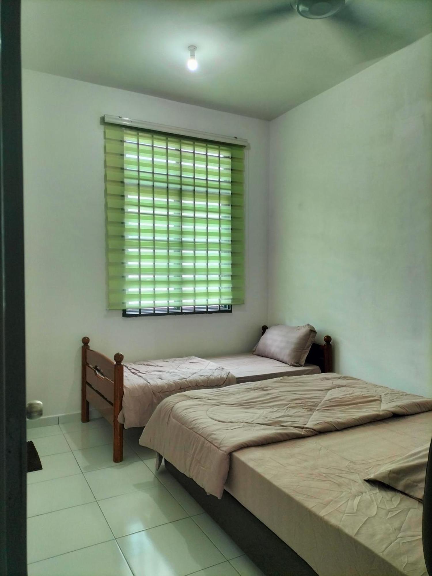 Iris 31 Corner Lot Near Legoland Jdt Utm Malay Only Holiday home *